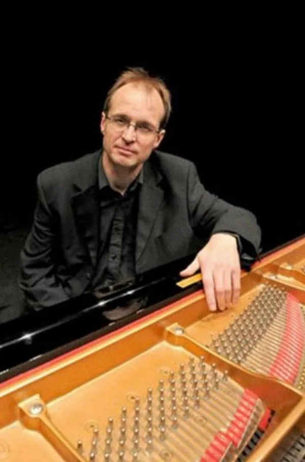 Benjamin Frith — achtergrondafbeelding