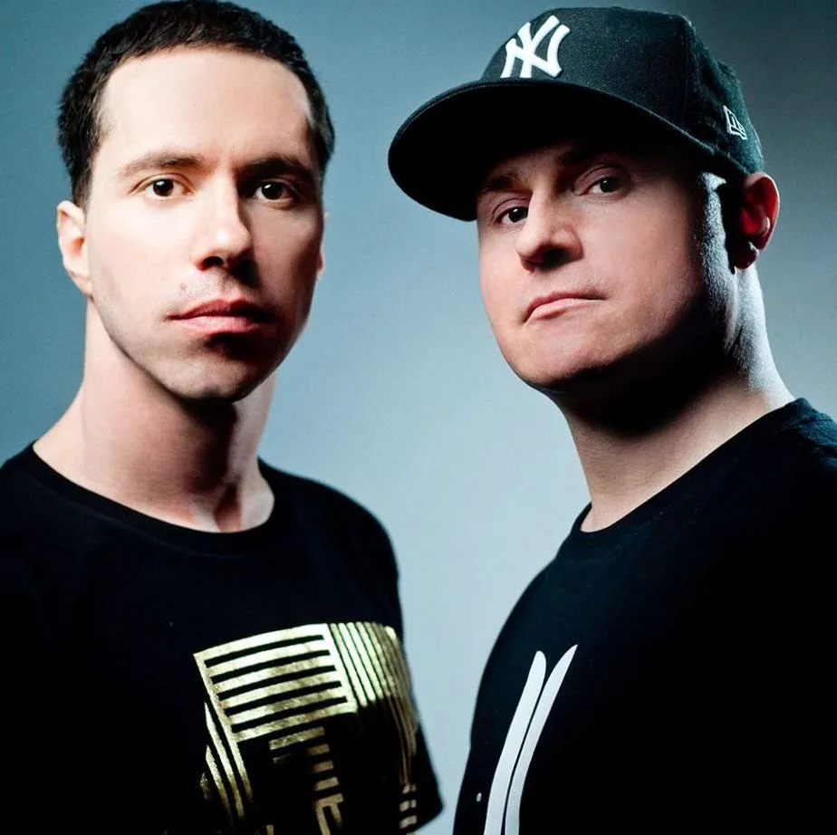 Calyx & TeeBee — background image