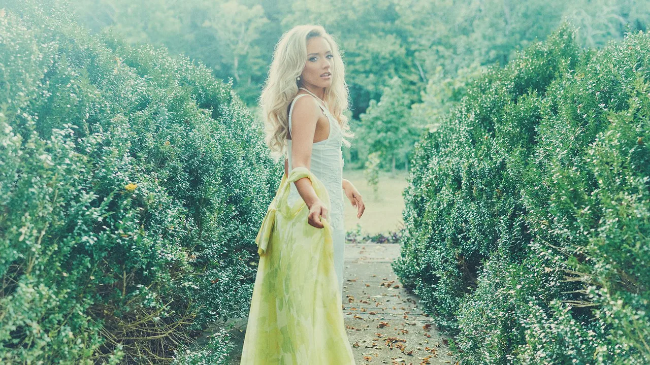 Emily Ann Roberts — achtergrondafbeelding