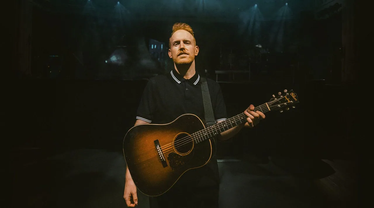 Gavin James