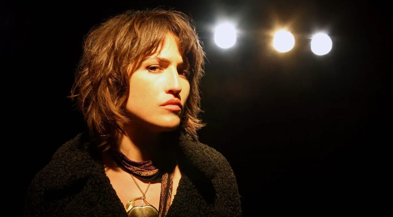Joan As Police Woman