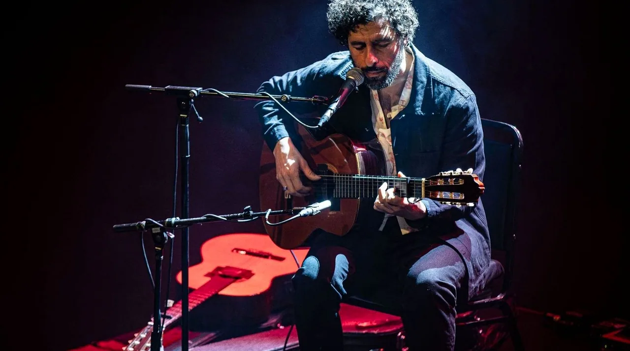 José González