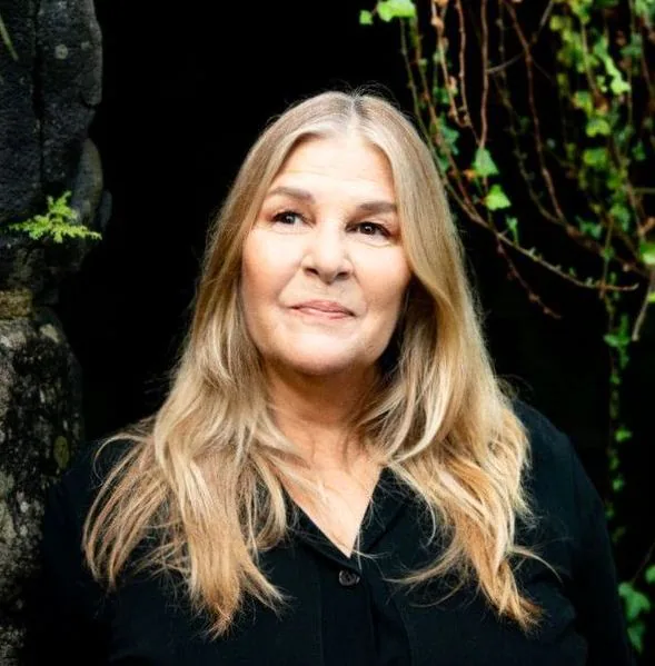 Lena D’Água