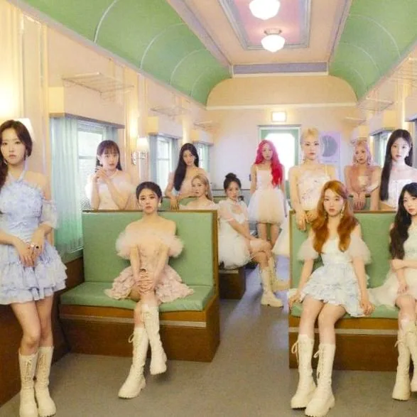 이달의 소녀 LOONA