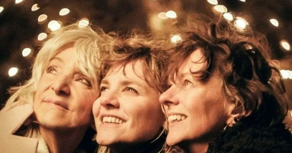 The Lasses and Leoni