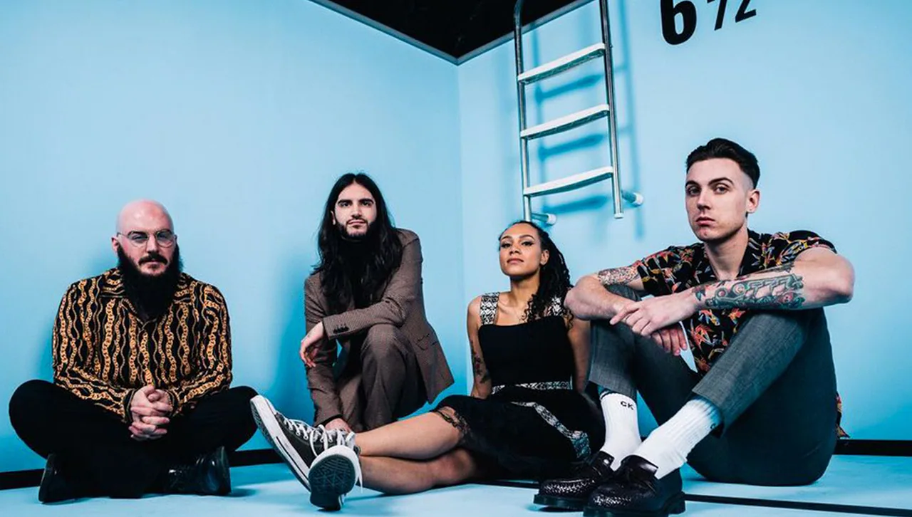 The Skints — achtergrondafbeelding