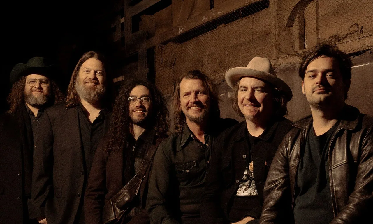 Uncle Lucius — achtergrondafbeelding