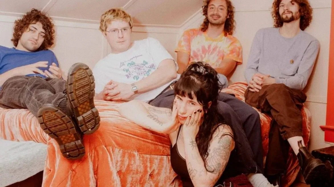 Wednesday (USA) + fantasy of a broken heart — background image