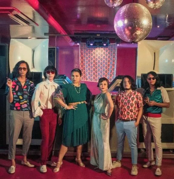White Shoes & The Couples Company
