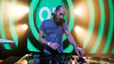 DJ Cam — photo 2