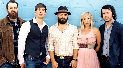 Drew Holcomb & the Neighbors — photo 3