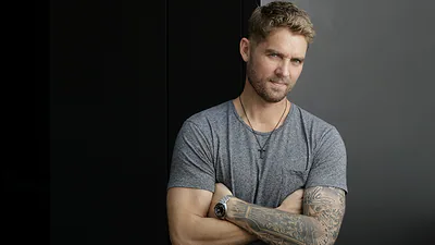 Brett Young — photo 2