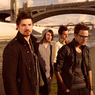 Adelitas Way — foto 1