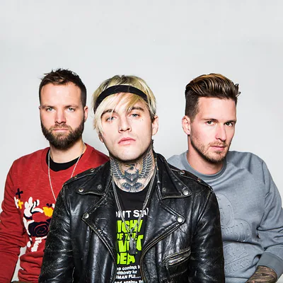 Highly Suspect — photo 6