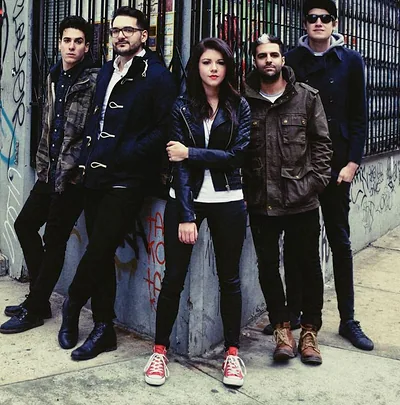 We Are the In Crowd — foto 4