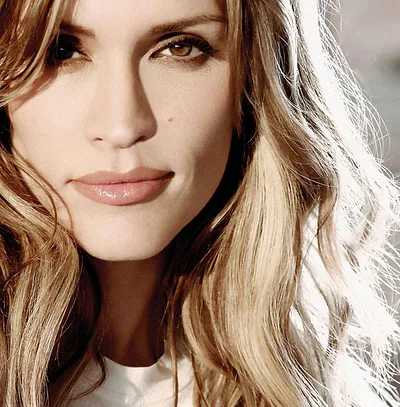 Jennifer Hanson — foto 2