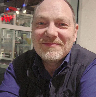 Adrian Snell — photo 2