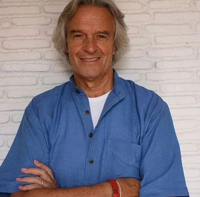 John McLaughlin — foto 3