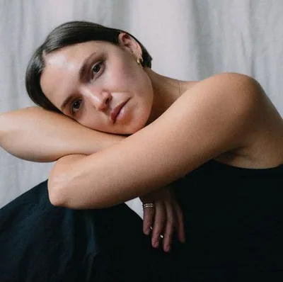 Olive Jones — foto 1