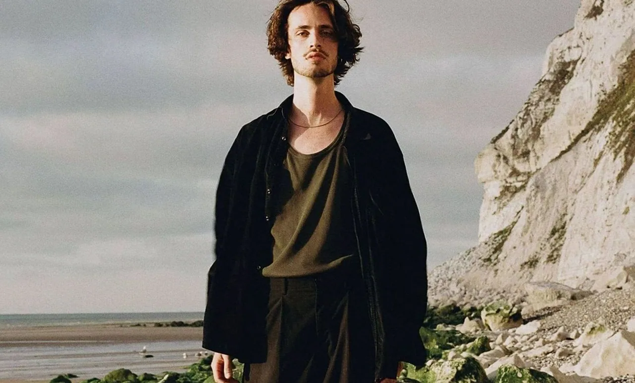 Iskander Moon