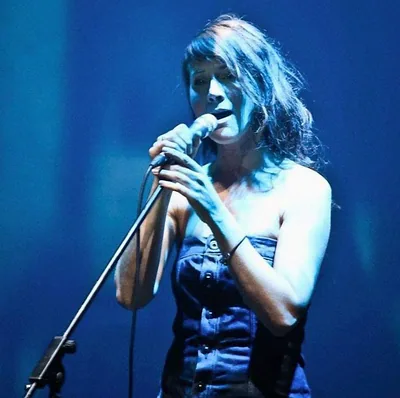 Lou Rhodes — photo 4