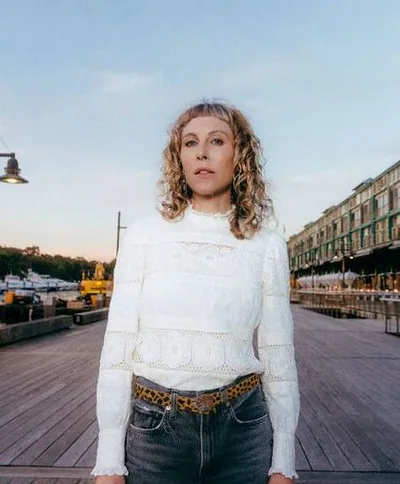 Sophie Hutchings — foto 1