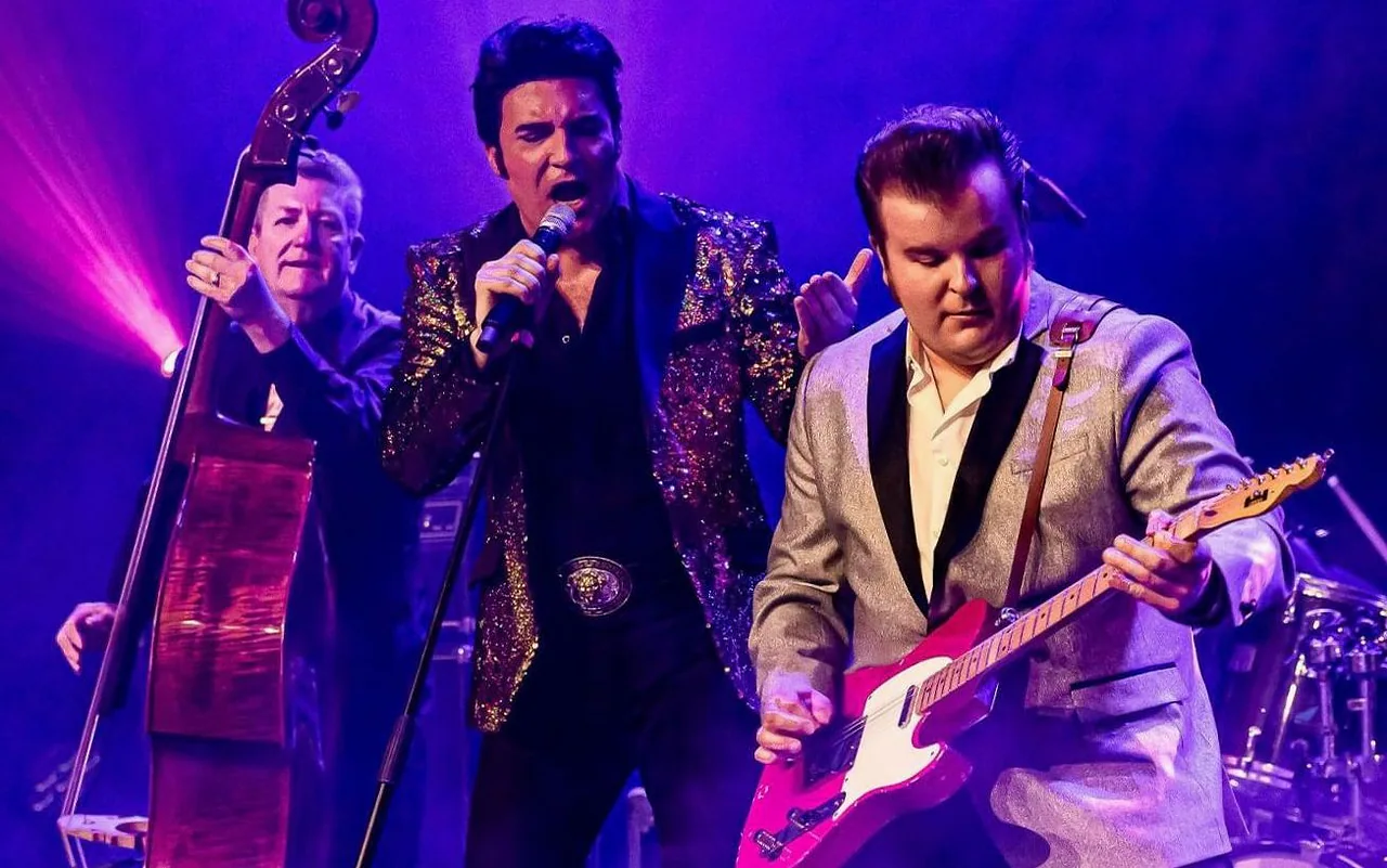 The Elvis Concert — achtergrondafbeelding