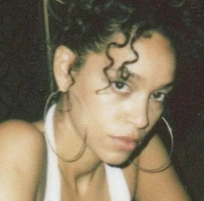 Izzy Bizu — photo 1