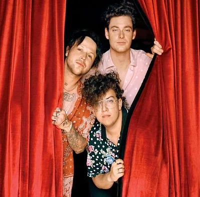 lovelytheband — photo 2