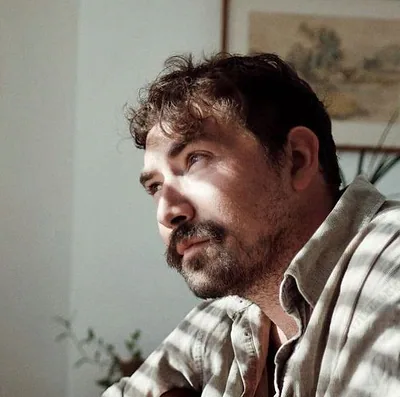 Huw Marc Bennett — foto 1