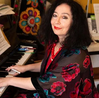 Elena Kats-Chernin — photo 1