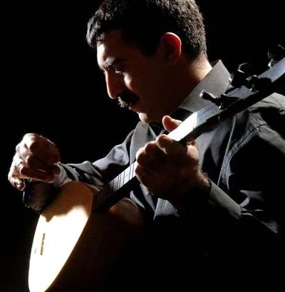 Erdal Erzincan — foto 1