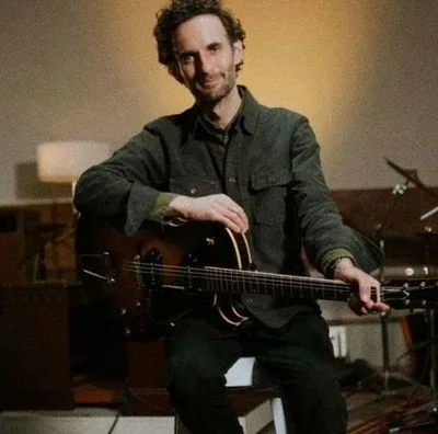 Julian Lage — foto 1