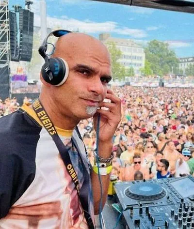Roger Shah — foto 1