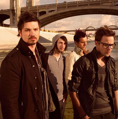 Adelitas Way — foto 1