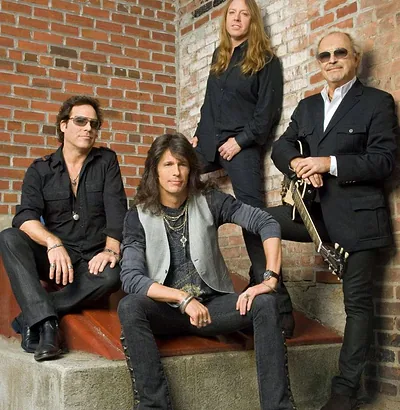 Foreigner — foto 1