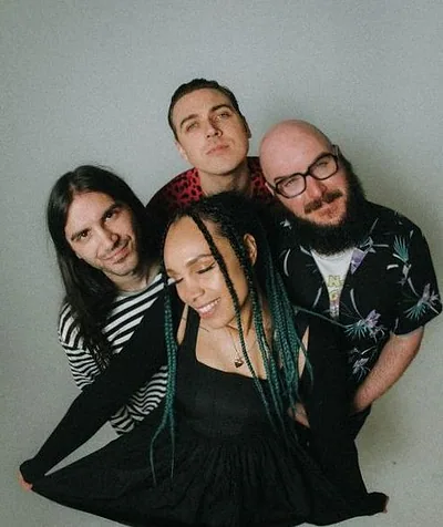 The Skints — foto 1