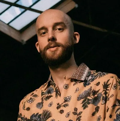 Jaymes Young — foto 1