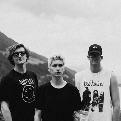 Holding Absence — photo 5