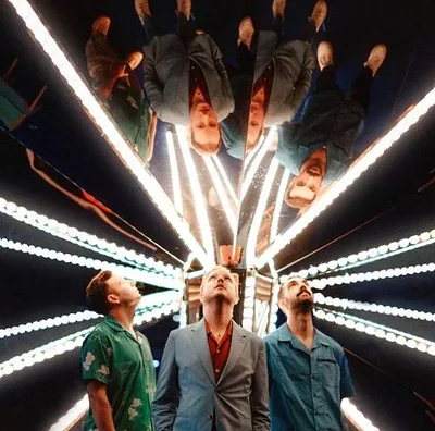 Two Door Cinema Club — foto 2