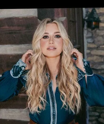 Erin Kinsey — photo 1
