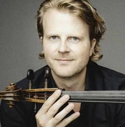Julian Steckel — photo 1