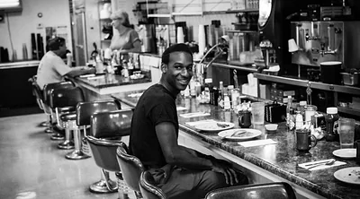 Leon Bridges — photo 1