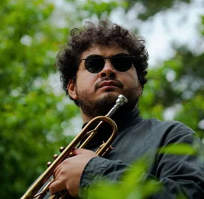 Adam O'Farrill — foto 1