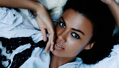 Amel Larrieux — foto 1