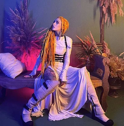 Lena Scissorhands — foto 1