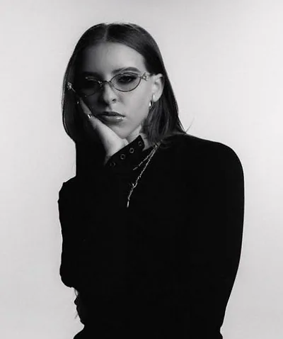 Young Miko — foto 1