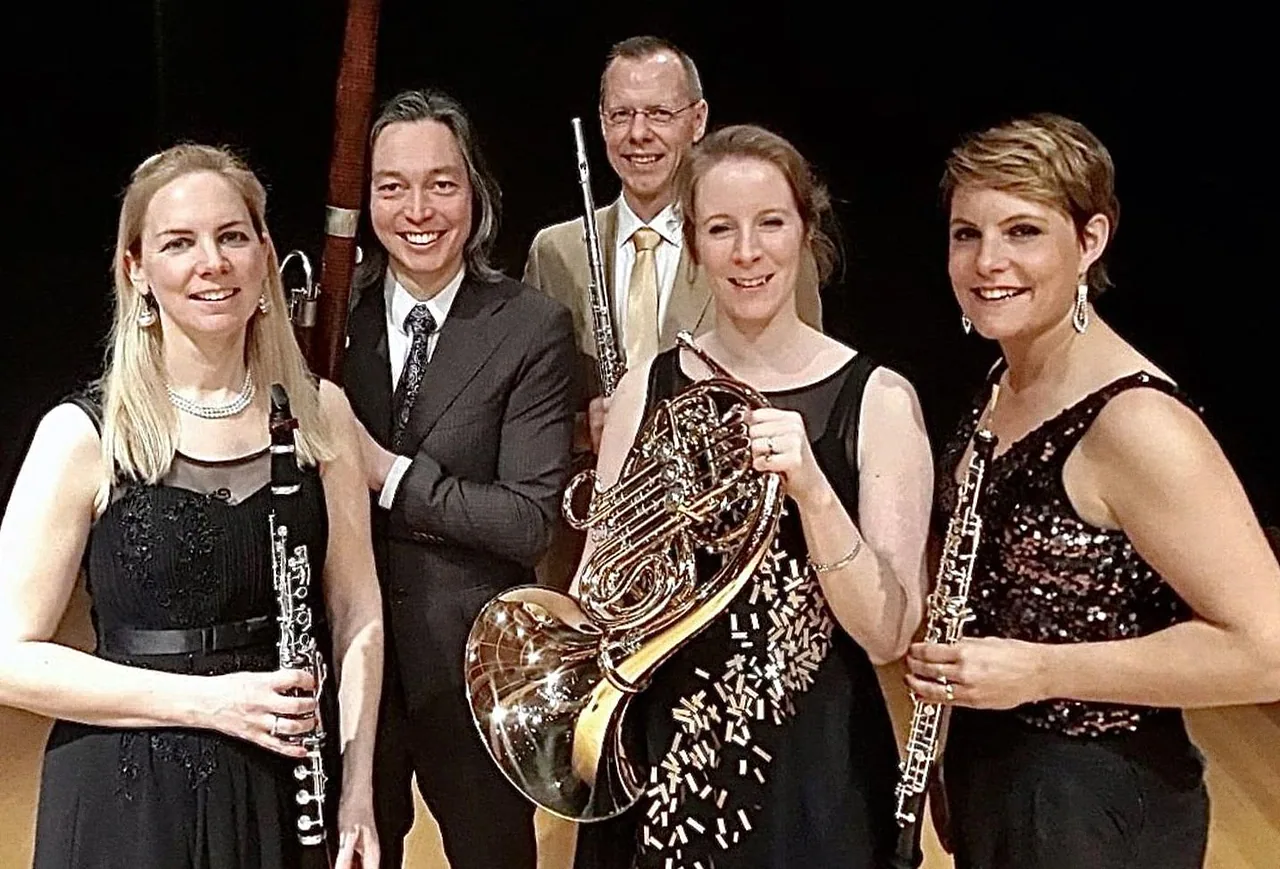 Amsterdam Wind Quintet — achtergrondafbeelding