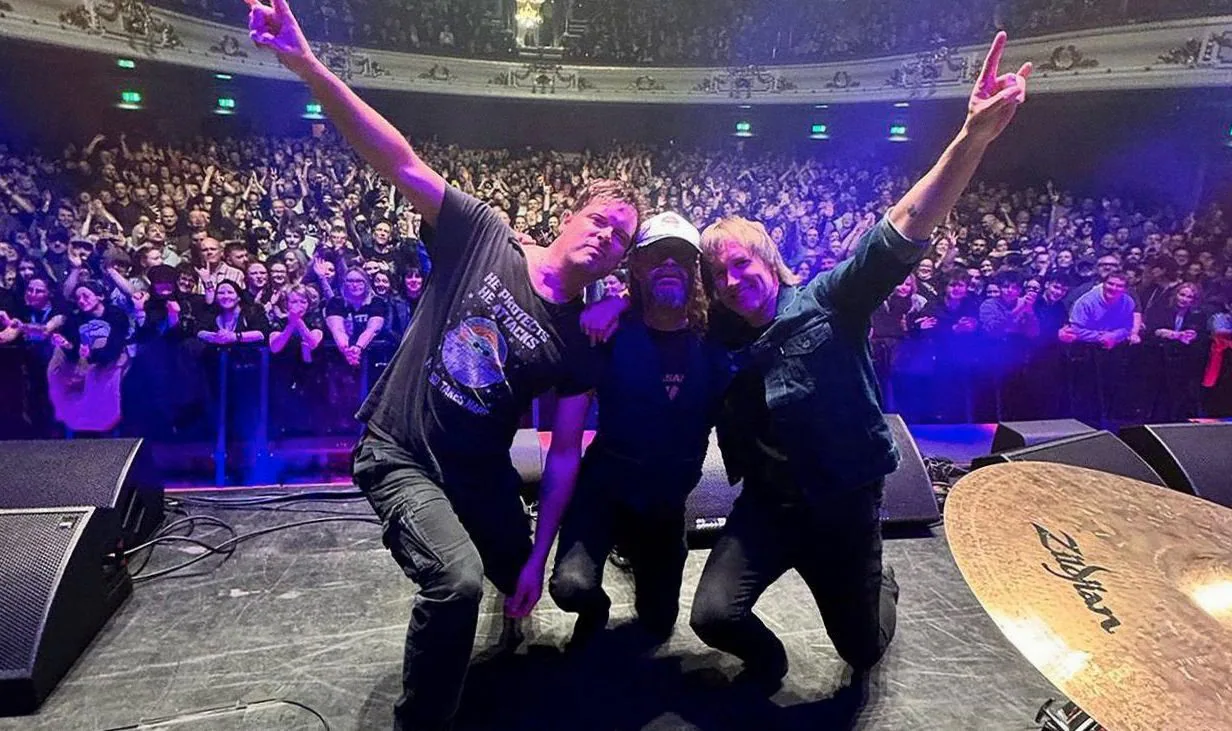 ASH - 1977 30th anniversary show — achtergrondafbeelding