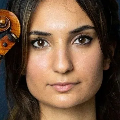 Ava Bahari — photo 2